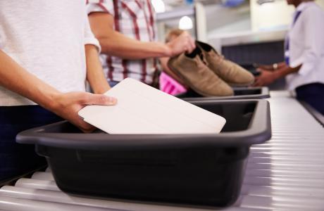 Veiligheidscontrole op de luchthaven