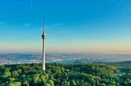 Een panoramisch uitzicht op Stuttgart.