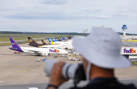 Vliegtuigen spotten op de luchthaven