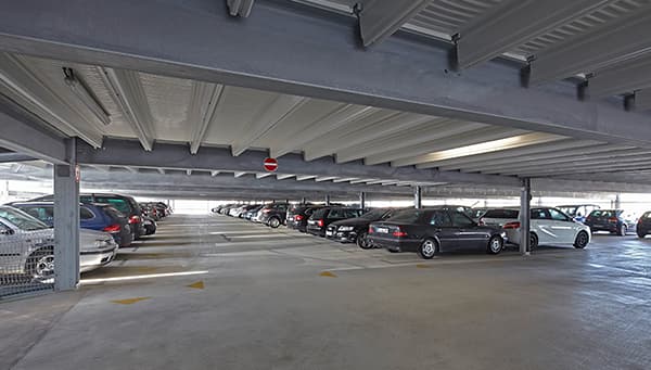 Parkeerplaatsvlaggen van Easy Airport Parking